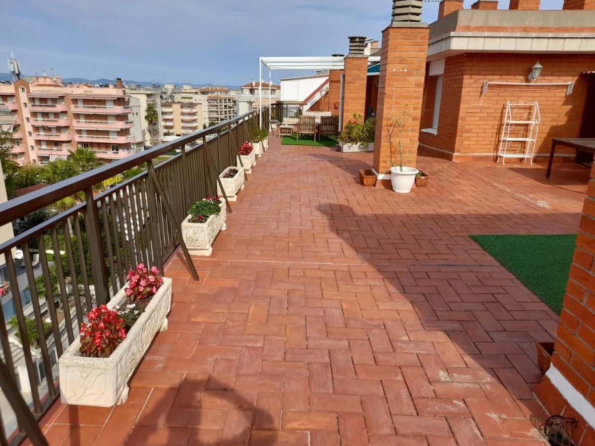 Atico Isaac Albeniz Apartman La Pineda Kültér fotó